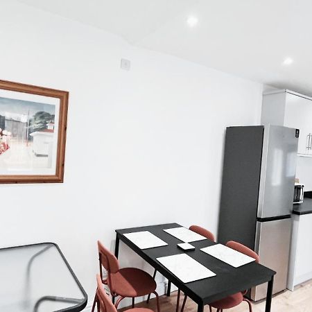 Single Room In Modern House Near 诺丁汉 外观 照片