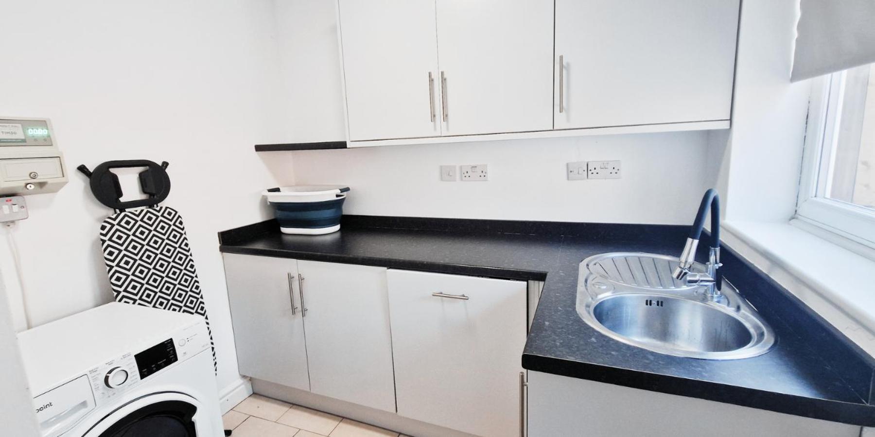 Single Room In Modern House Near 诺丁汉 外观 照片