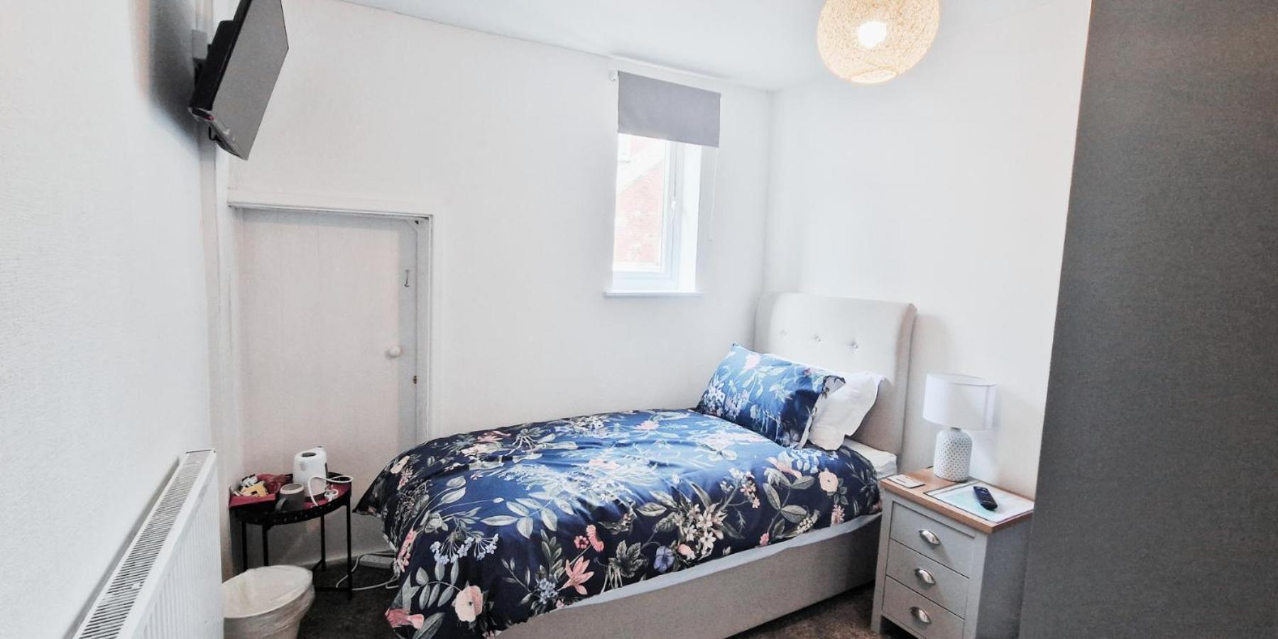 Single Room In Modern House Near 诺丁汉 外观 照片